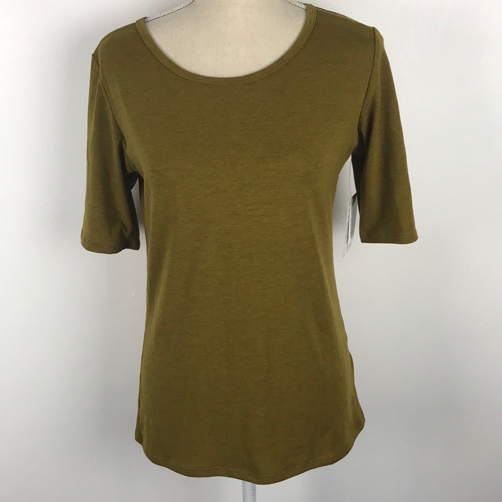 LulaRoe “Gigi” Top Size M